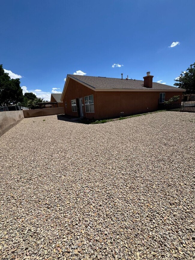 Building Photo - 1326 Magoffin Pl