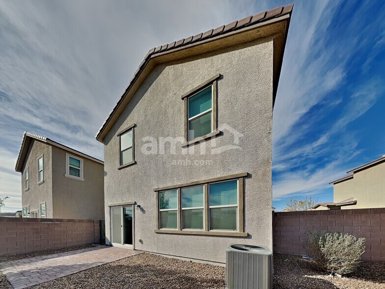 Building Photo - 4718 Tree Swing St