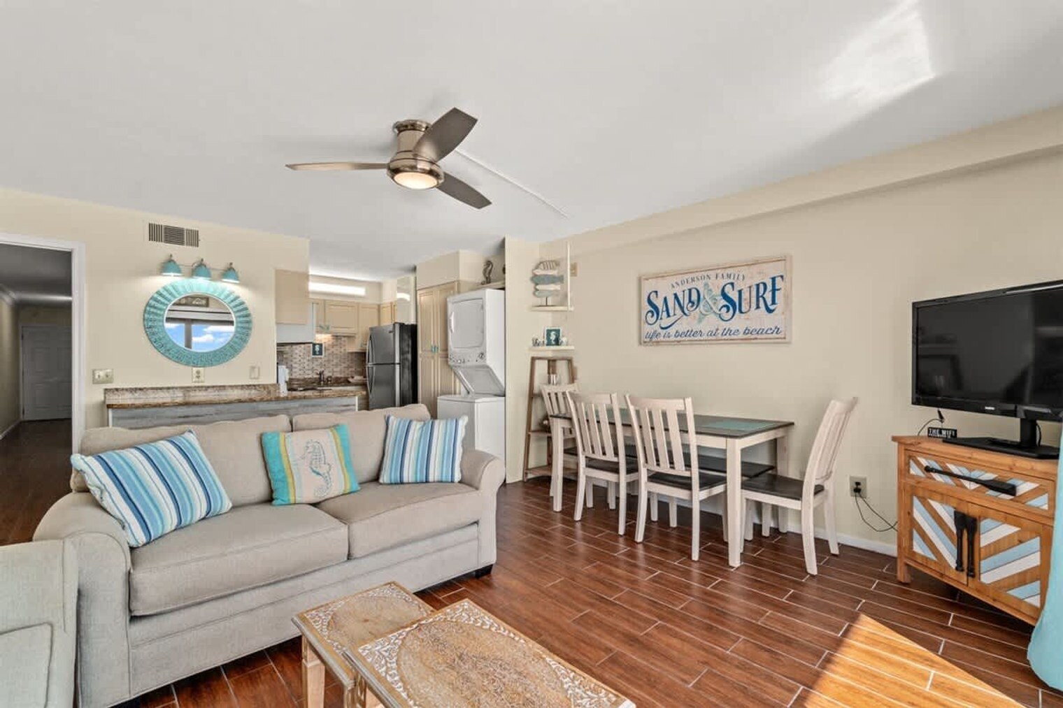 Building Photo - 8743 Thomas Dr