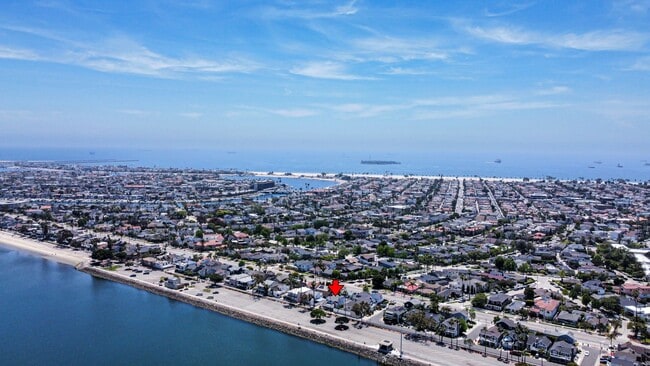Building Photo - AVAILABLE NOW!!  WATERFRONT HOME ON MARINE...