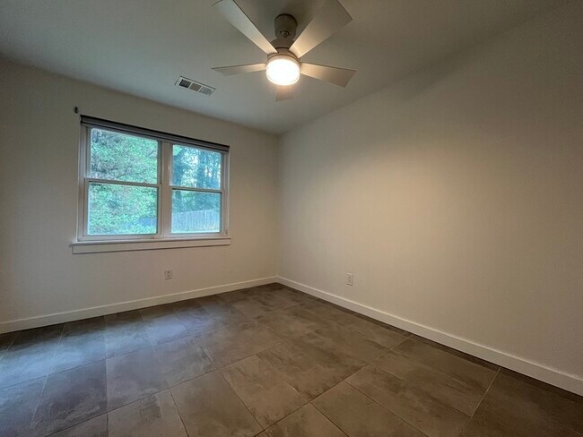 Building Photo - 1041 Churchill Downs Ct