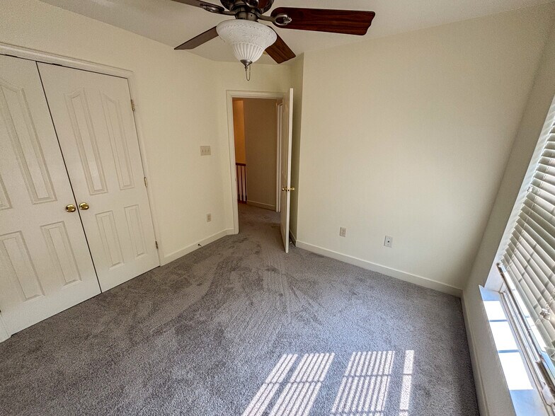 Building Photo - 1211 Pear Blossum Ct