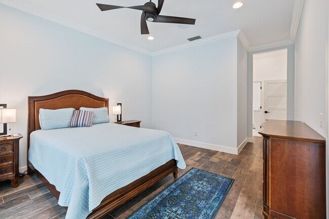 Building Photo - Beautiful 3/3 Pool Home in Gated Community W/ Lake Access