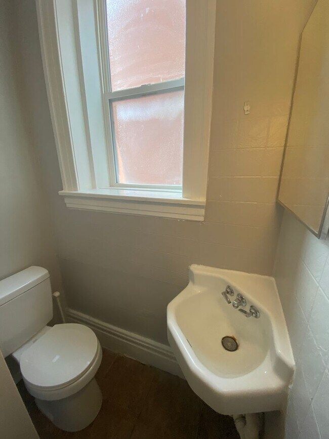 Building Photo - 2704 Arsenal St