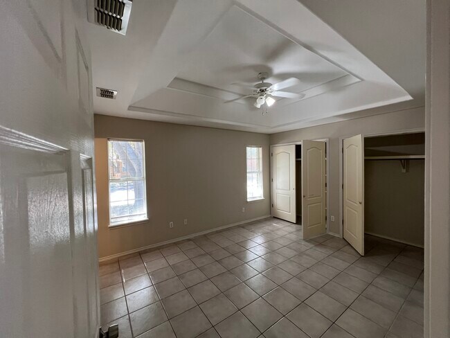 Building Photo - 2617 Fort Brown Ave