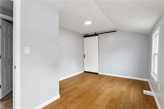Building Photo - North Hills Area Bungalow