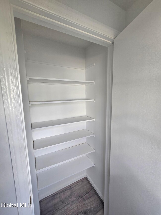 Building Photo - 19 Commodore St