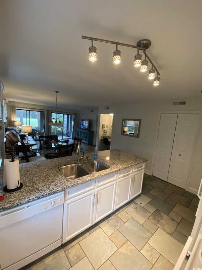 Building Photo - 120 Weehawka Way