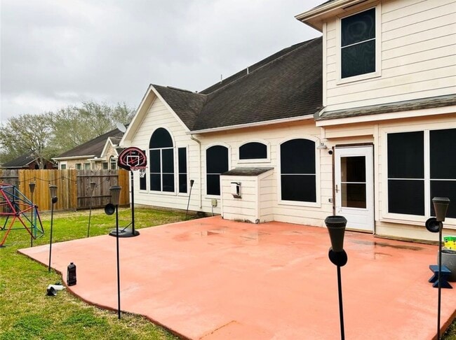 Building Photo - 9539 Still Cove Ln