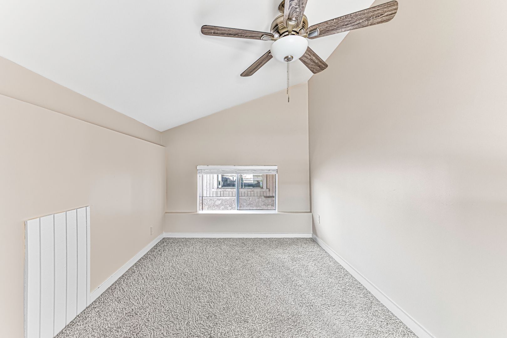 Building Photo - 1460 Gaviota Ave