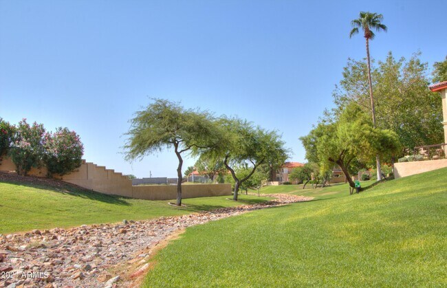 Building Photo - 10410 N Cave Creek Rd