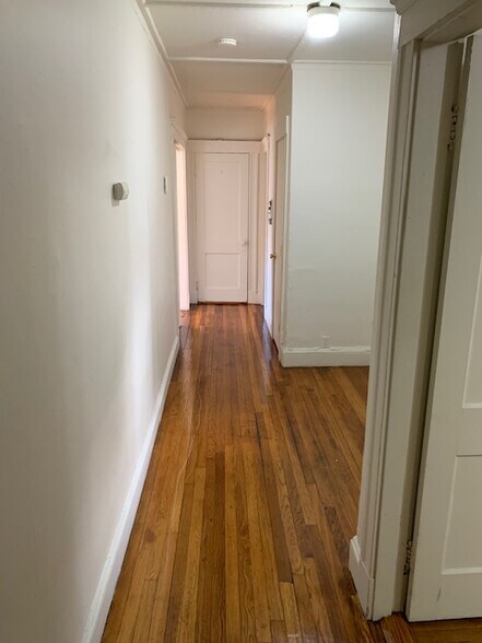 Building Photo - 1108 Boylston St
