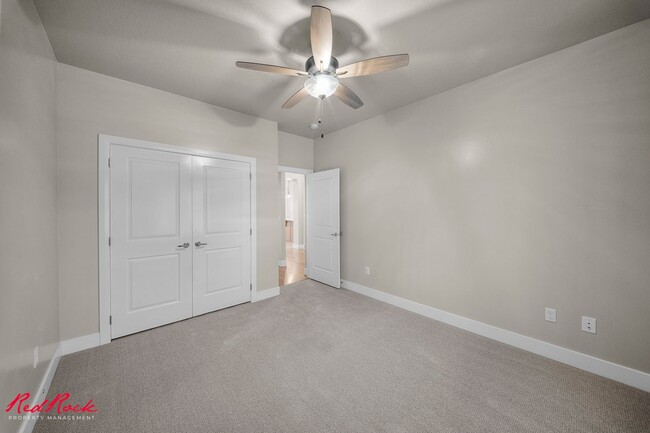 Building Photo - Beautiful and Modern 5 Bedroom Home in Cedar City!