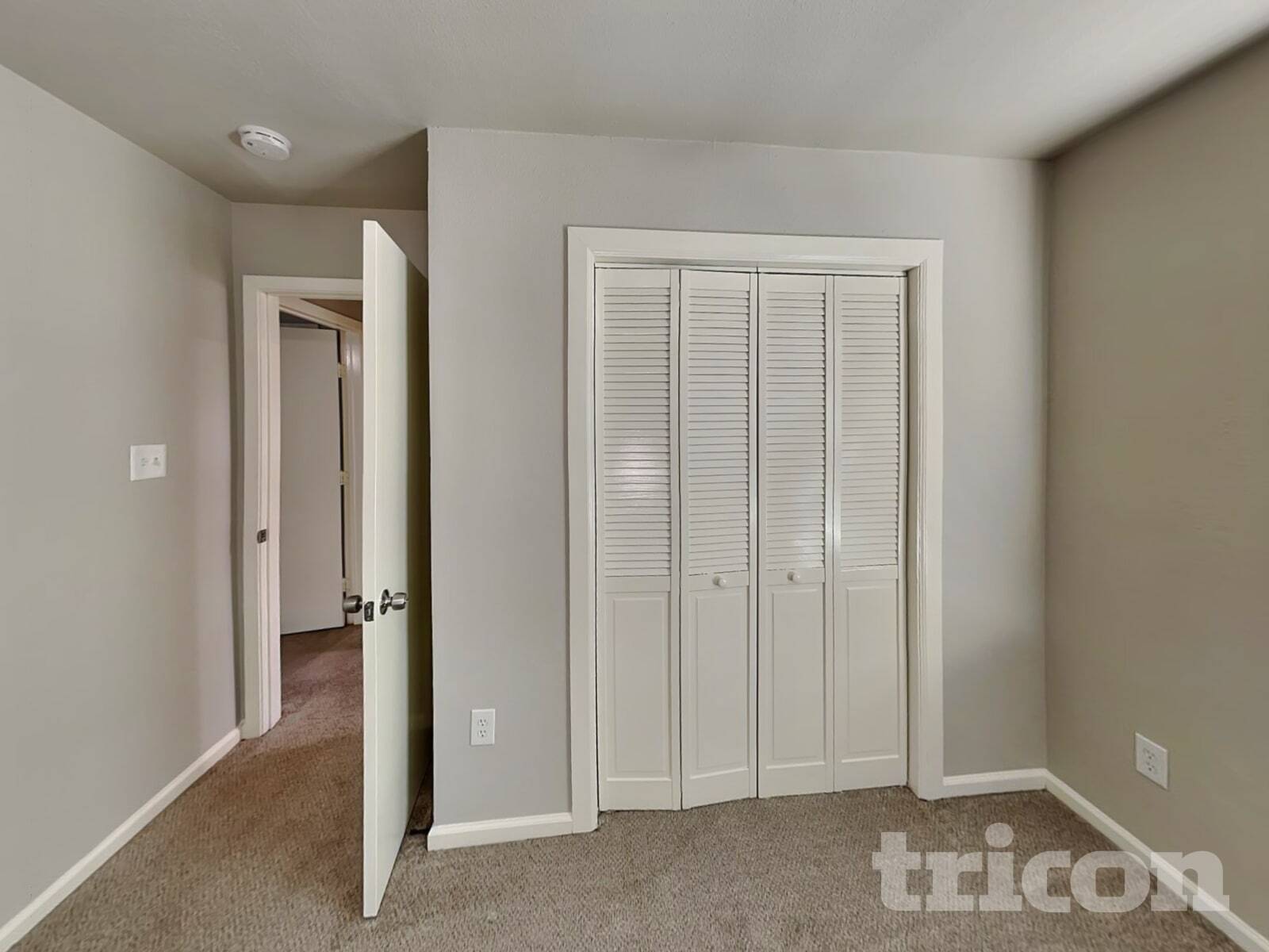 Building Photo - 624 Nora Ln