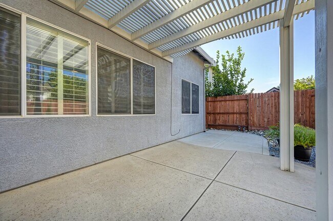 Building Photo - 238 St Tropez Ln