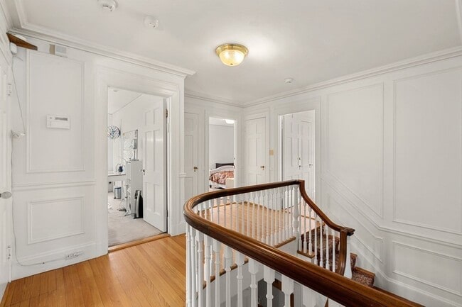 Building Photo - 487 Ward St