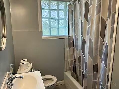 Building Photo - 1441 Andrews St NW