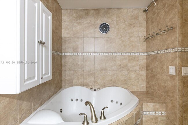 Building Photo - 2101 S Ocean Dr