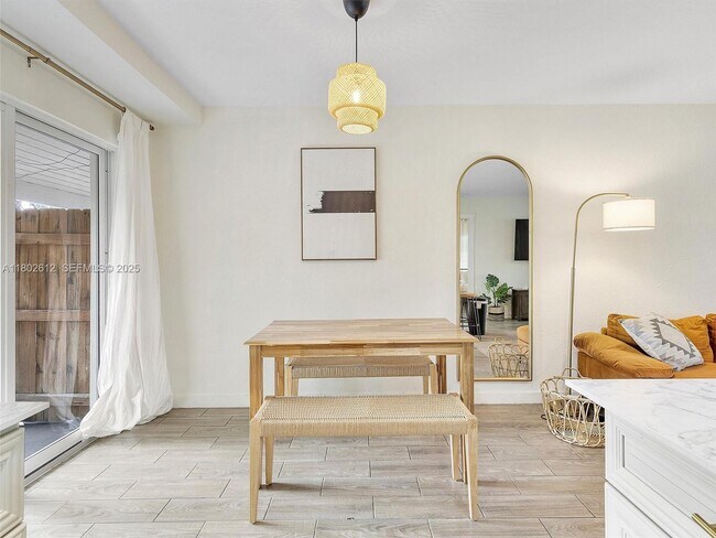 Building Photo - 300 SW 23rd St