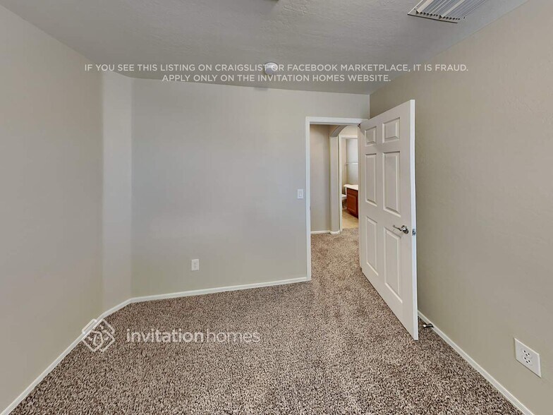 Building Photo - 4610 E Laurel Ct