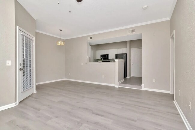 Building Photo - Charming 1BR with Natural Light