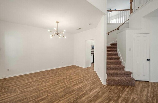Building Photo - 2507 Eastwood Ln