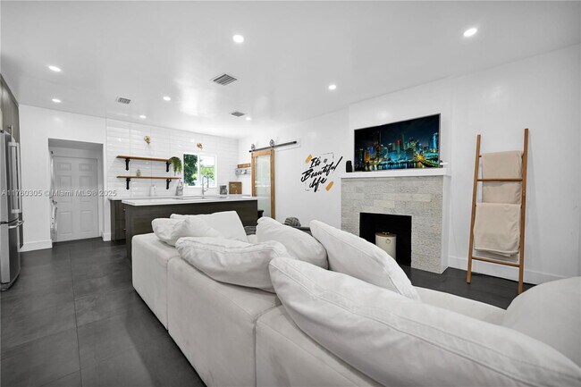 Building Photo - Northwest 50th Street, Miami, FL 33127 - 2...