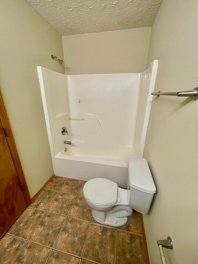 Building Photo - 6008 N 8th Ave