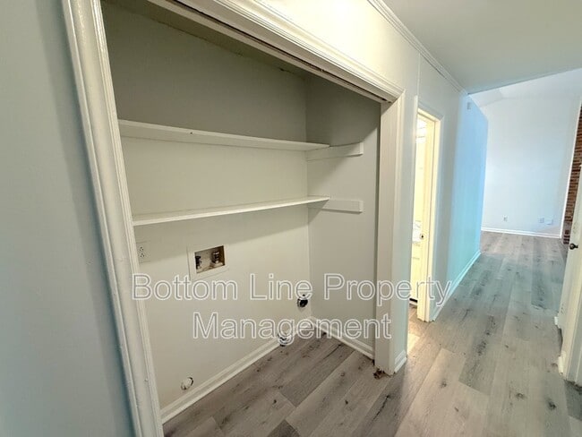 Building Photo - 5522 Great Wagon Rd