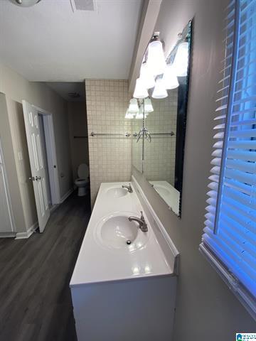 Building Photo - 3225 Wenonah Rd SW