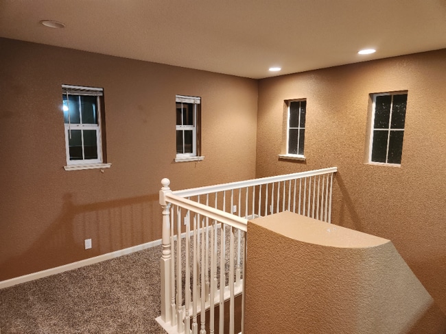 Building Photo - 1558 Hearthsong Dr