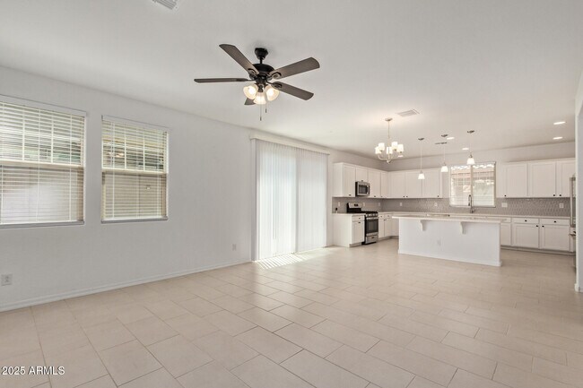 Building Photo - 3813 N 100th Dr