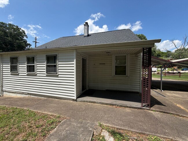 Building Photo - 239 Motley Ave