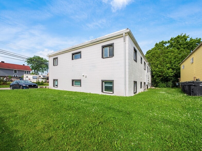 Building Photo - 940 Shoemaker Ave