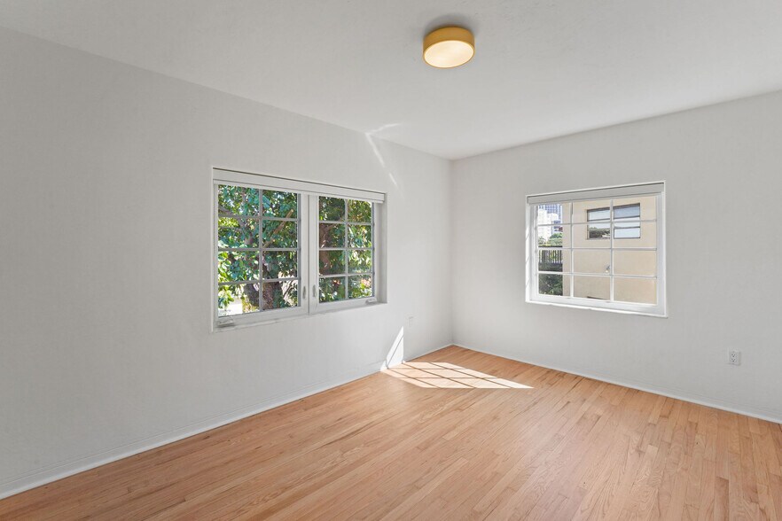 Building Photo - 3705 Ponce de Leon Blvd