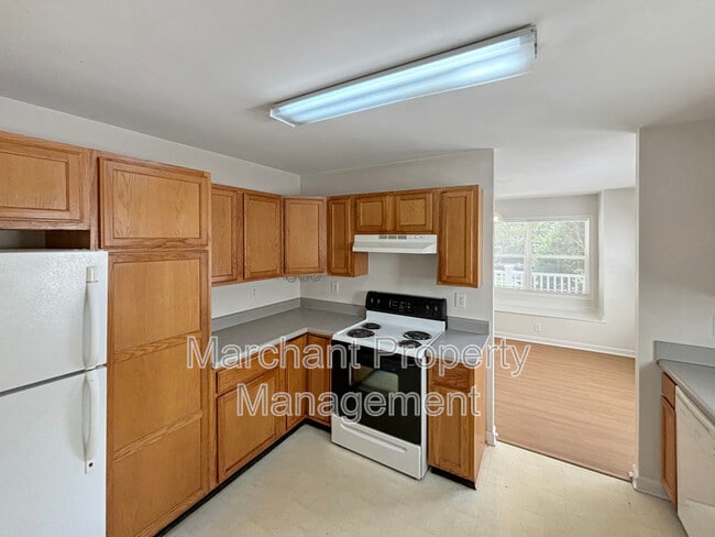 Building Photo - 335 Woodlark St