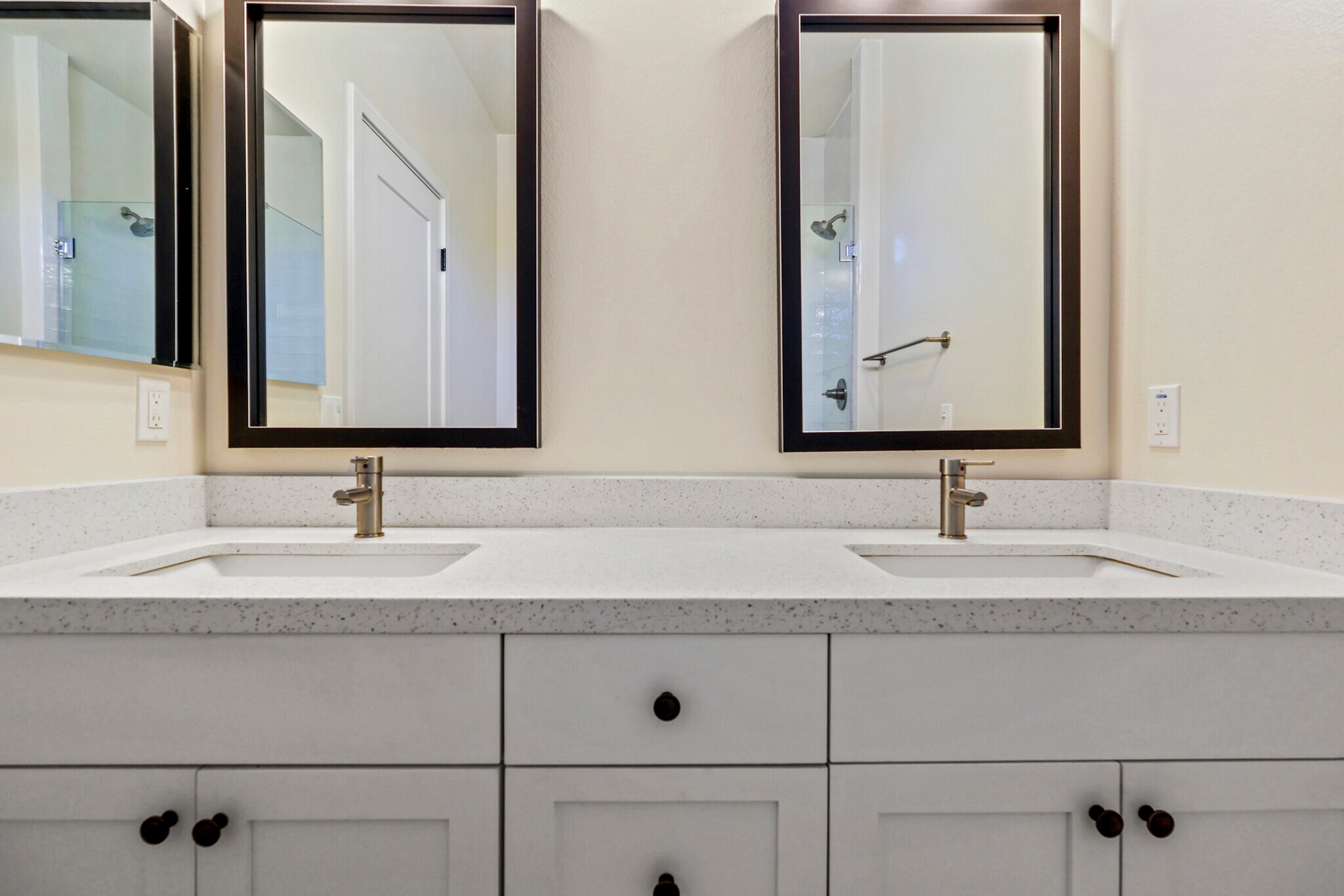 Bathroom - 2043 Lincoln Ave