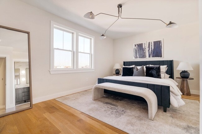 Building Photo - 272 E Eagle St