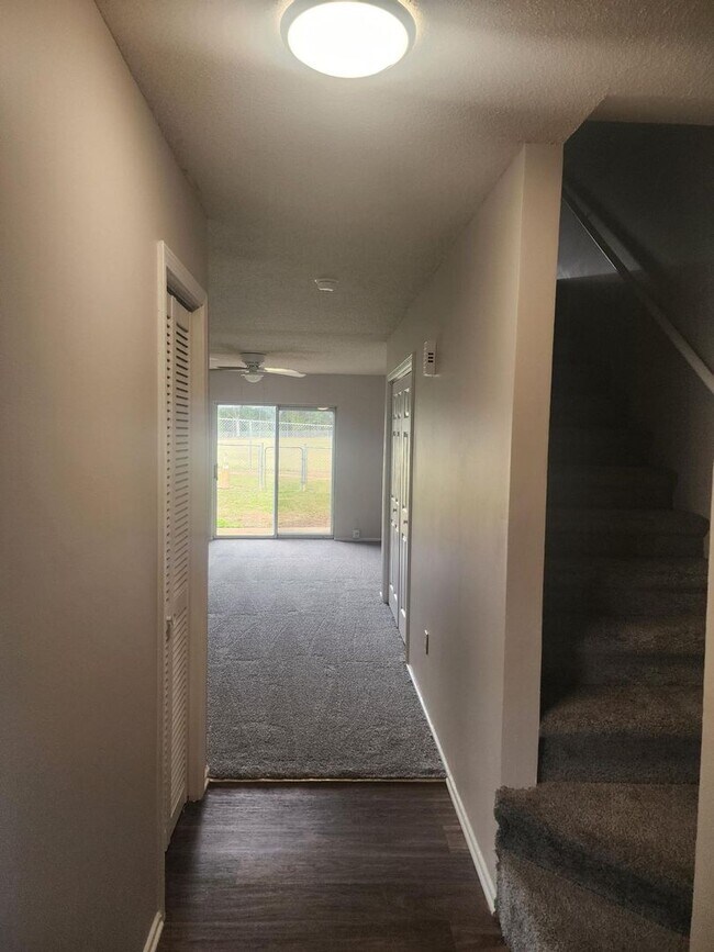 Building Photo - 125 Tabitha Ct