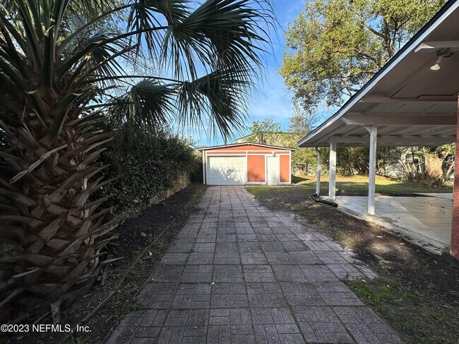 Building Photo - 1824 Perry Pl