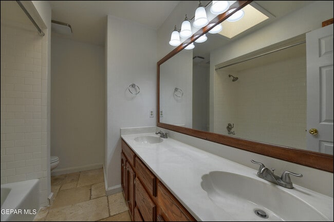 Building Photo - 829 Dulce Tierra Dr