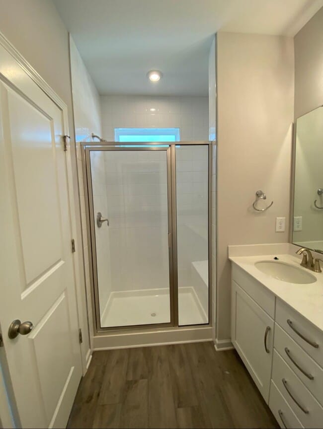 Master Bathroom - 814 Oak Center Dr