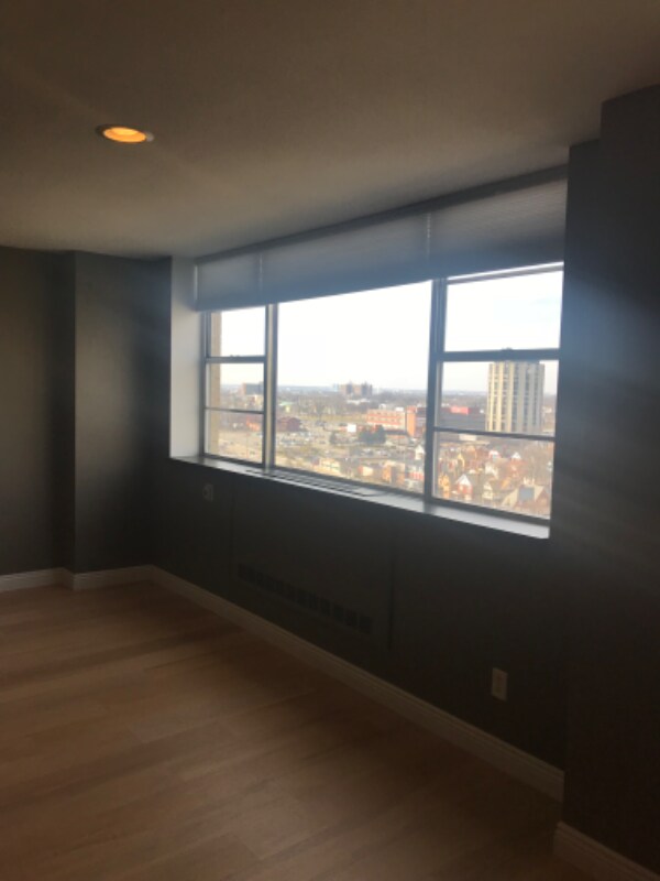 Building Photo - 1620 E Broad St