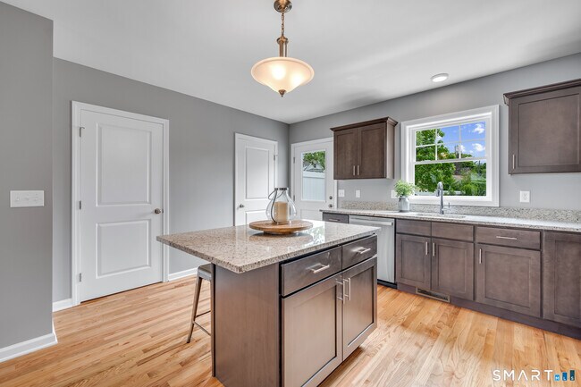 Building Photo - 88 Woodhouse Ave