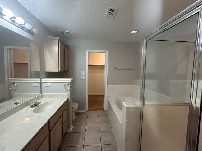 Building Photo - 3Bedroom/2Bath Home for Lease! Available Now!