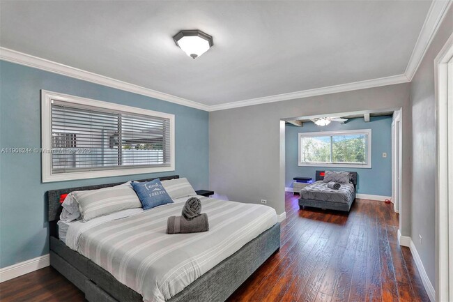 Building Photo - 1804 SW 102nd Ct