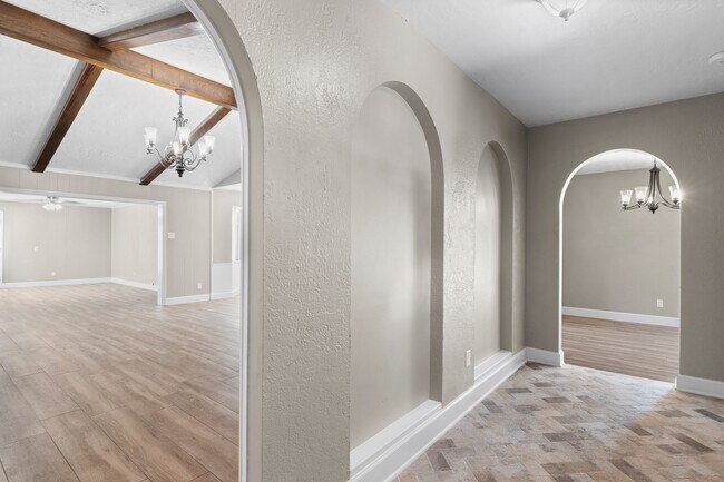 Building Photo - 27234 Wells Ln
