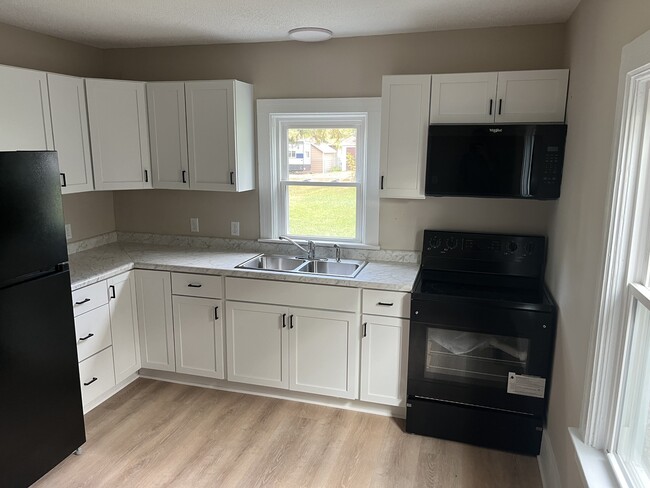 Primary Photo - 331 3rd St E