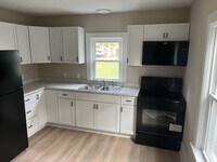 Building Photo - 331 3rd St E