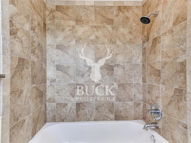 Building Photo - 1630 Kavel Dr